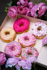 Box donuts : Its a Girl