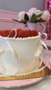 wedding cake vintage berries 2@